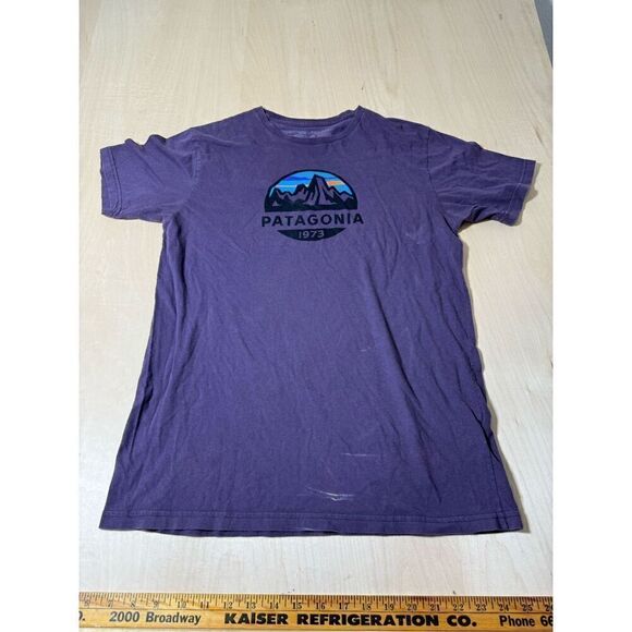Patagonia 1973 Shirt Mens‎ Medium Purple Organic Cotton Mountain Range Slim Fit - Picture 1 of 7